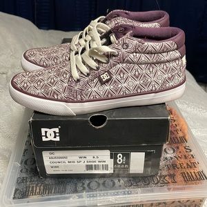 DC low top sneaker size 8.5